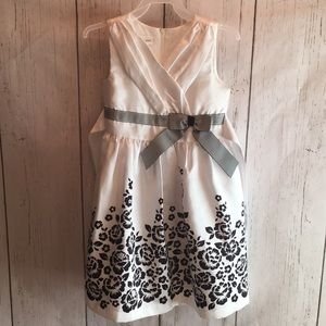 Girls dress